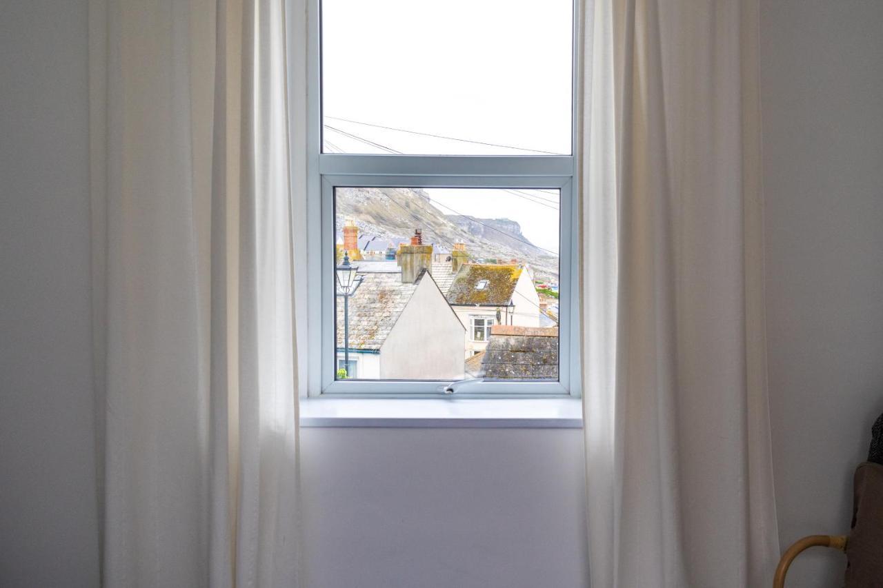 Bright & Beautiful 4 Bedroom House With Sea Views Портленд Экстерьер фото